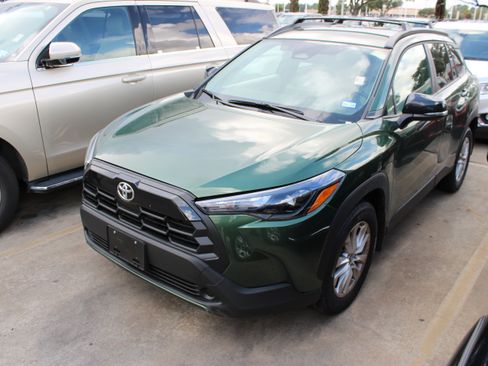 Used 2026 Toyota Corolla Cross LE FWD image 5
