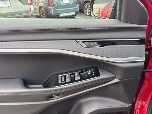 Used 2025 Jeep Wagoneer S Limited image 19