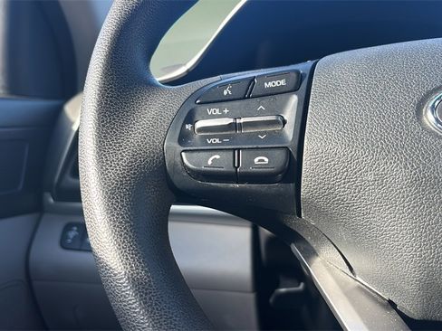 Used 2020 Hyundai Elantra SEL image 25