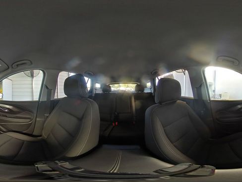 Used 2024 GMC Terrain SLE image 40