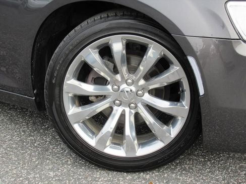 Used 2019 Chrysler 300 Touring w/ Quick Order Package 2EF image 7