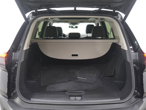 Used 2023 Nissan Rogue Platinum image 16