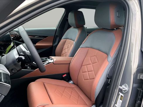 New 2027 BMW 550e xDrive w/ Executive Package AWD/4WD image 7