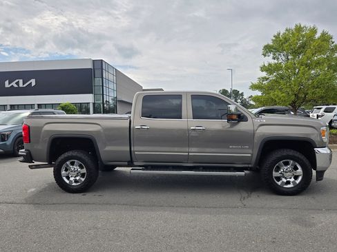 Used 2017 GMC Sierra 2500 SLT image 8