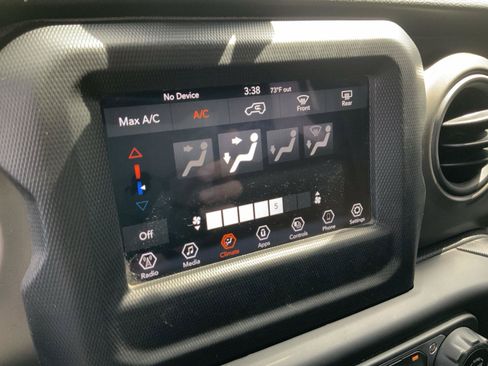 Used 2022 Jeep Wrangler Unlimited Sport AWD/4WD image 33