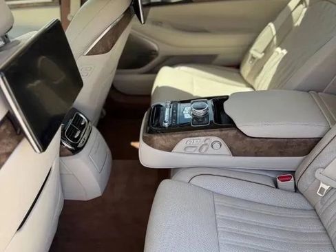 Used 2020 Genesis G90 5.0 Ultimate RWD image 15