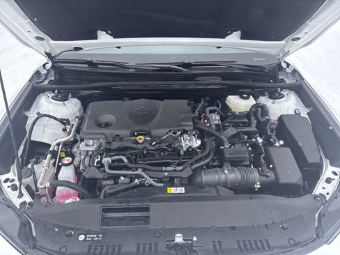 Used 2025 Toyota Camry SE image 10