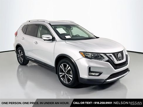 Certified 2018 Nissan Rogue SL FWD image 3