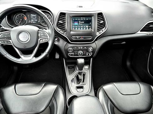Used 2020 Jeep Cherokee Latitude Plus FWD image 16
