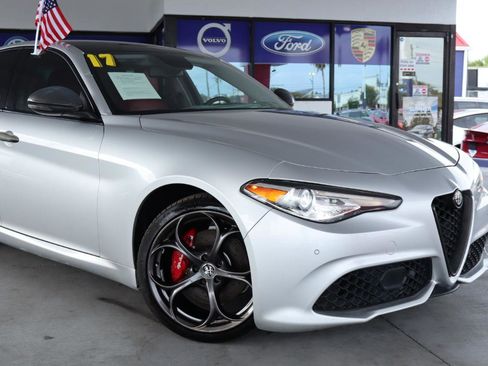 Used 2017 Alfa Romeo Giulia Ti w/ TI 19" Sport Package AWD/4WD image 2