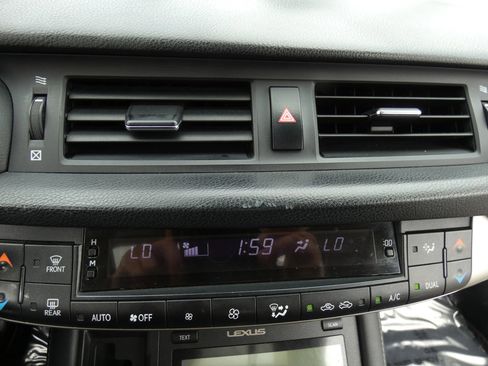 Used 2015 Lexus CT 200h image 68