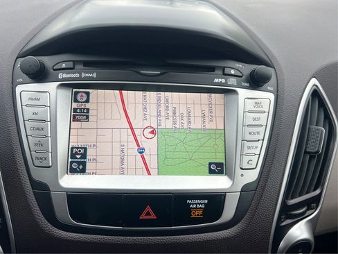 Used 2010 Hyundai Tucson Limited image 28