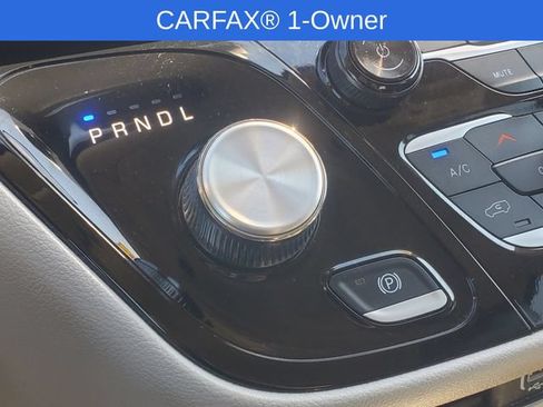 Used 2024 Chrysler Pacifica Touring-L FWD image 25