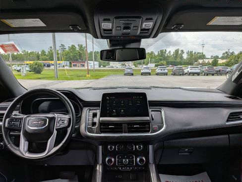 Used 2023 GMC Yukon XL SLT w/ SLT Luxury Package AWD/4WD image 24