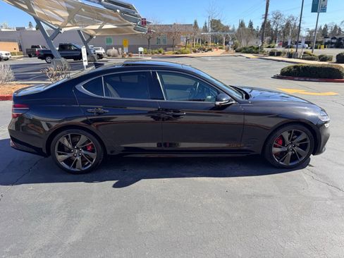 Used 2022 Genesis G70 3.3T image 7