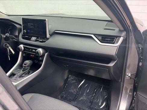 Used 2025 Toyota RAV4 LE image 21