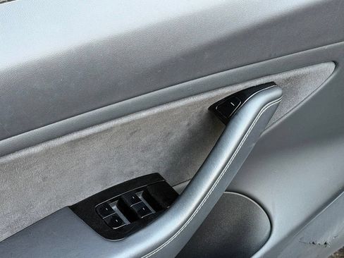 Used 2018 Tesla Model 3 RWD image 29