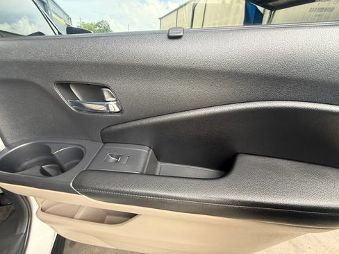 Used 2016 Honda Pilot Touring image 22