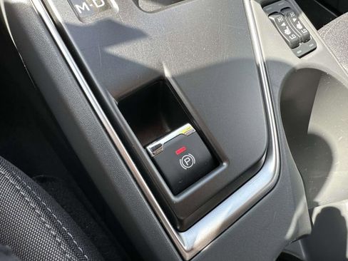 Certified 2025 Subaru Crosstrek 2.0i Premium image 21