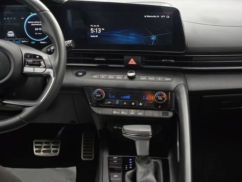 Used 2025 Hyundai Elantra SEL FWD image 19