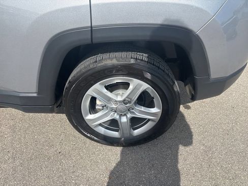 Used 2023 Jeep Compass Latitude AWD/4WD image 45