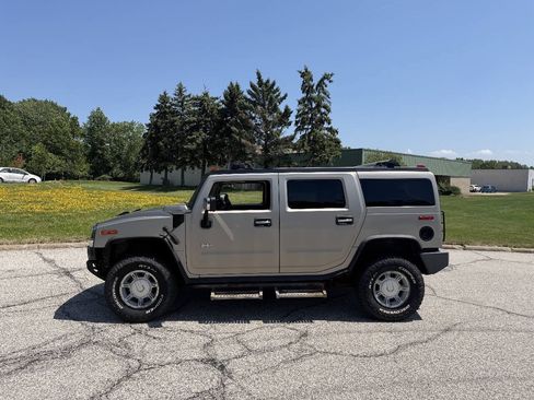 Used 2004 HUMMER H2 w/ Preferred Equipment Group AWD/4WD image 2