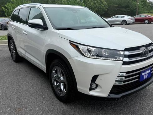 Used 2019 Toyota Highlander Limited Platinum AWD/4WD image 3