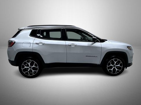 Used 2025 Jeep Compass Limited AWD/4WD image 4