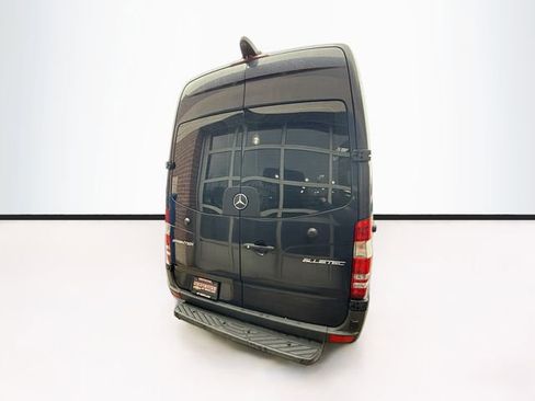 Used 2015 Mercedes-Benz Sprinter 2500 image 7
