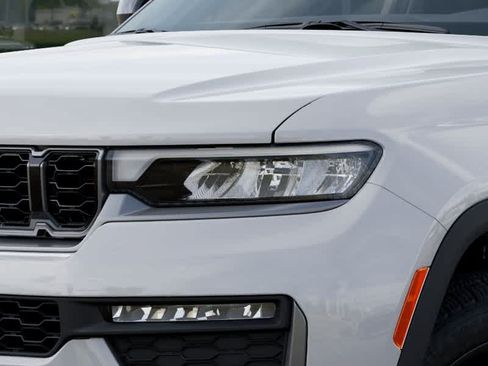 New 2026 Jeep Grand Cherokee Limited w/ Limited Altitude Package AWD/4WD image 10