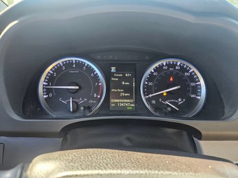 Used 2019 Toyota Highlander XLE FWD image 15