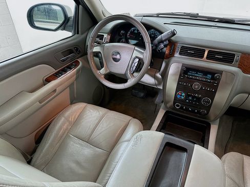 Used 2007 GMC Yukon XL SLT w/ SLT Preferred Equipment Group RWD image 19
