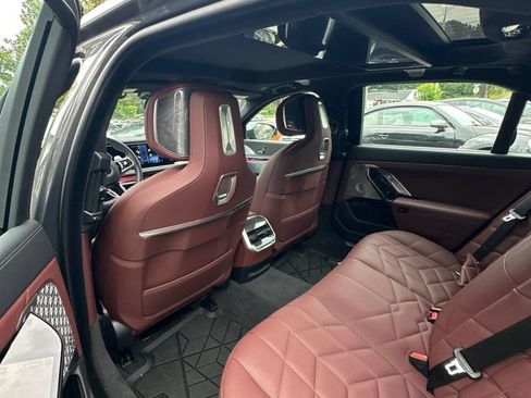 Used 2024 BMW 760i xDrive w/ Executive Package AWD/4WD image 3