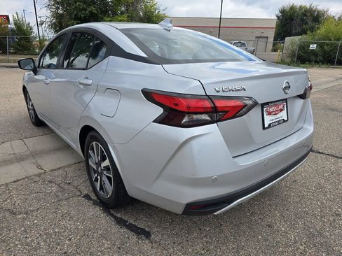 Used 2020 Nissan Versa SV image 7