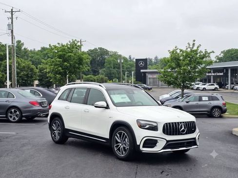 New 2026 Mercedes-Benz GLB 35 AMG 4MATIC image 1