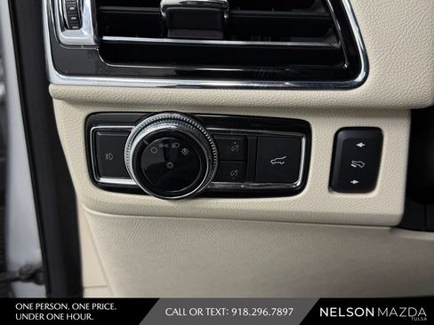 Used 2019 Lincoln Navigator Reserve w/ Cargo Package AWD/4WD image 27
