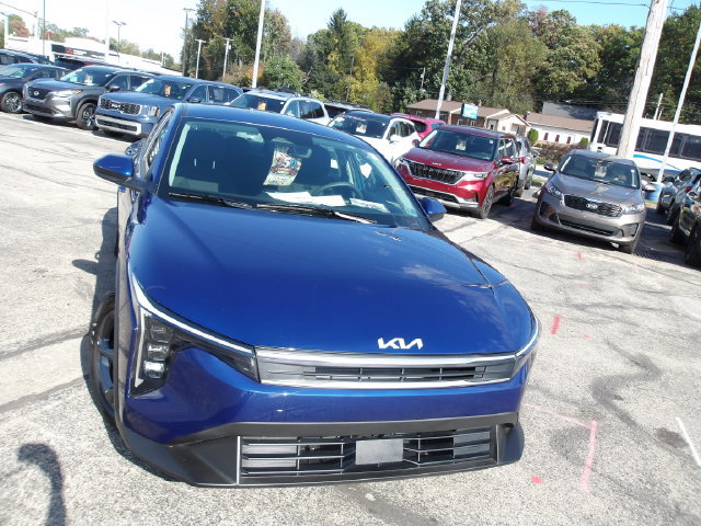 Certified 2026 Kia K4 FWD image 2