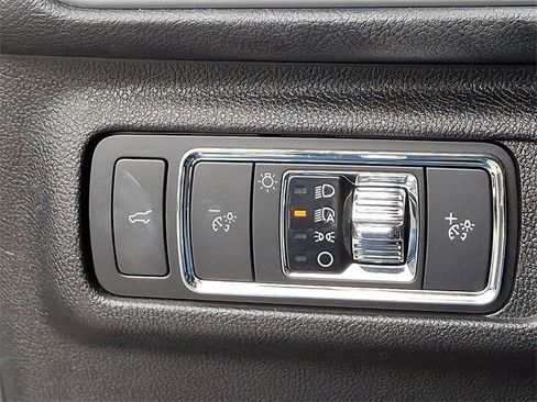 Used 2021 Lincoln Corsair AWD w/ Premium Package image 26