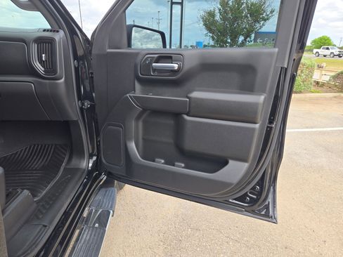 Certified 2025 Chevrolet Silverado 1500 Custom image 26
