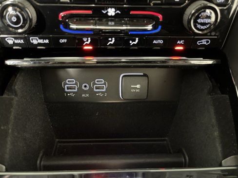 Used 2022 Jeep Grand Cherokee Limited AWD/4WD image 23
