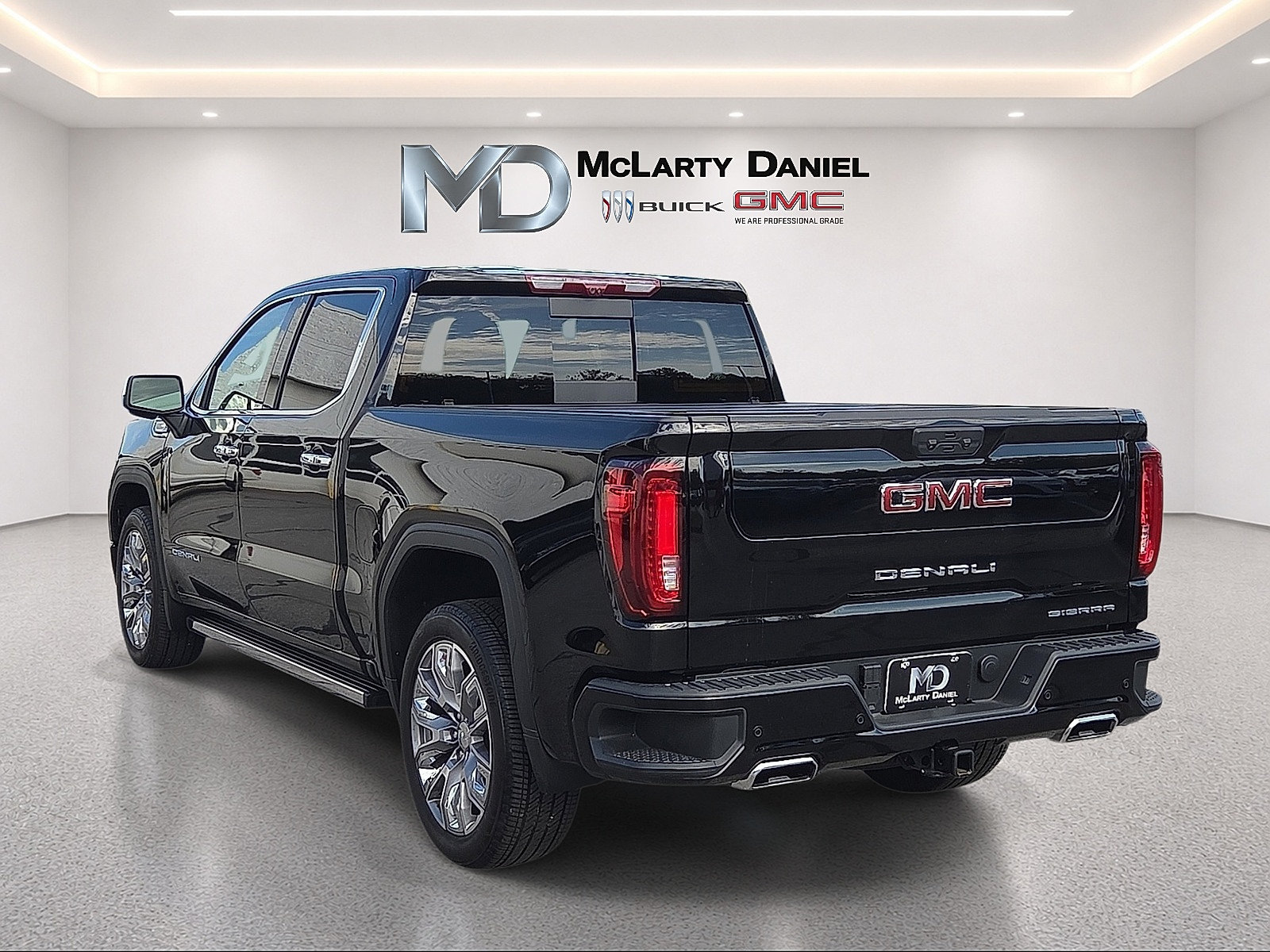 Certified 2026 GMC Sierra 1500 Denali w/ Denali Reserve Package AWD/4WD image 13
