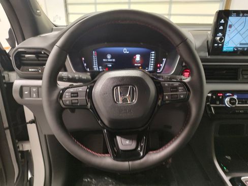 New 2025 Honda Pilot Black Edition image 5
