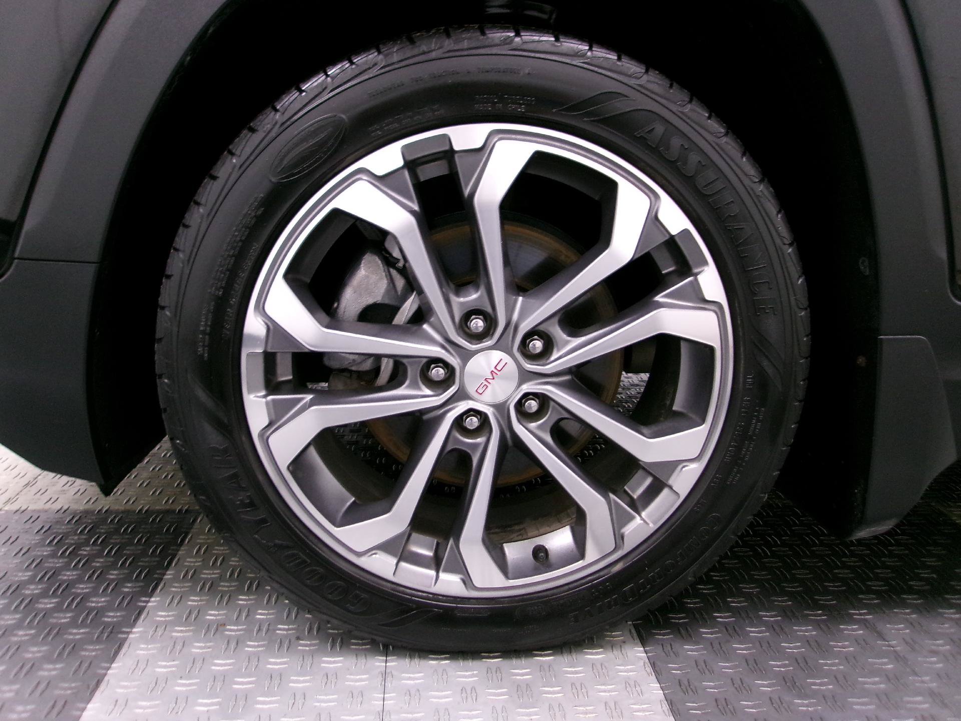 Used 2018 GMC Terrain SLT w/ Preferred Package FWD image 16