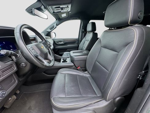 Used 2023 Chevrolet Suburban Premier image 13