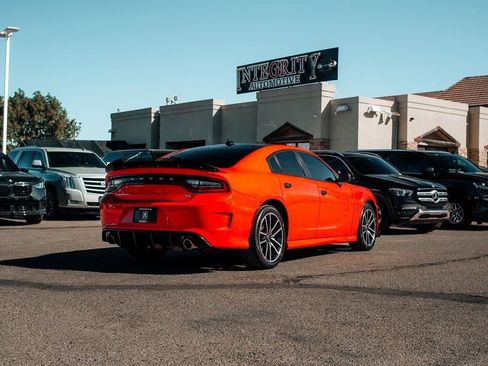 Used 2023 Dodge Charger R/T w/ Technology Group RWD image 7