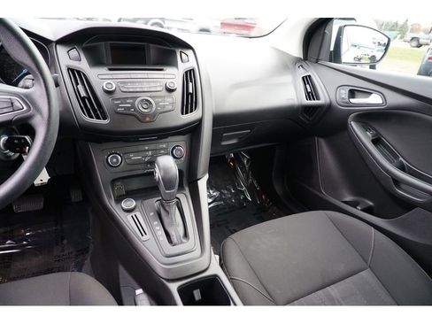 Used 2017 Ford Focus SE image 21