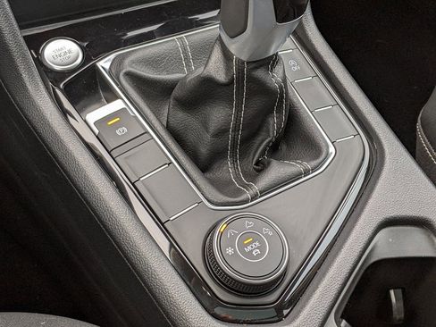 Used 2024 Volkswagen Taos SEL image 20