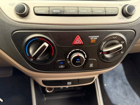 Used 2022 Hyundai Accent SE FWD image 13