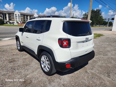 Used 2018 Jeep Renegade Latitude image 9