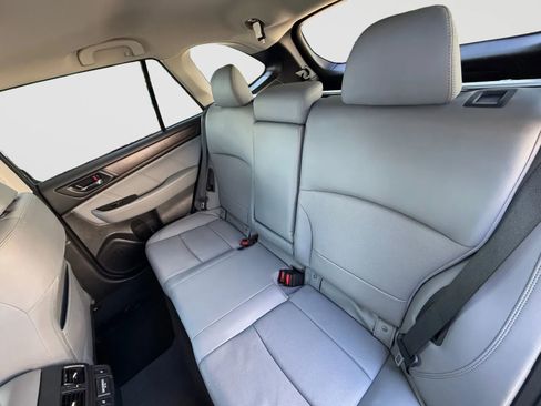 Used 2018 Subaru Outback 2.5i Limited AWD/4WD image 15